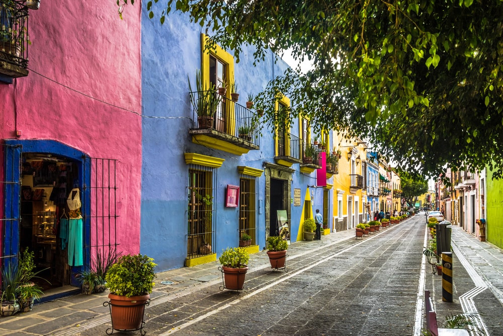 Primer ejemplo de lugares en Mexico para hacer cicloturismo: Callejon de los Sapos en Puebla