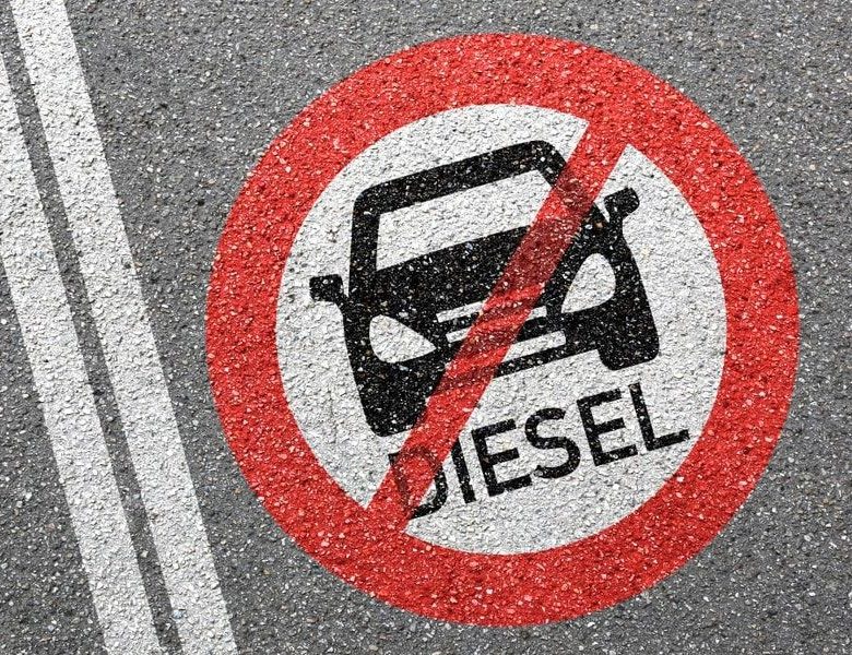 Reino Unido quiere prohibir los autos de gasolina en 2035