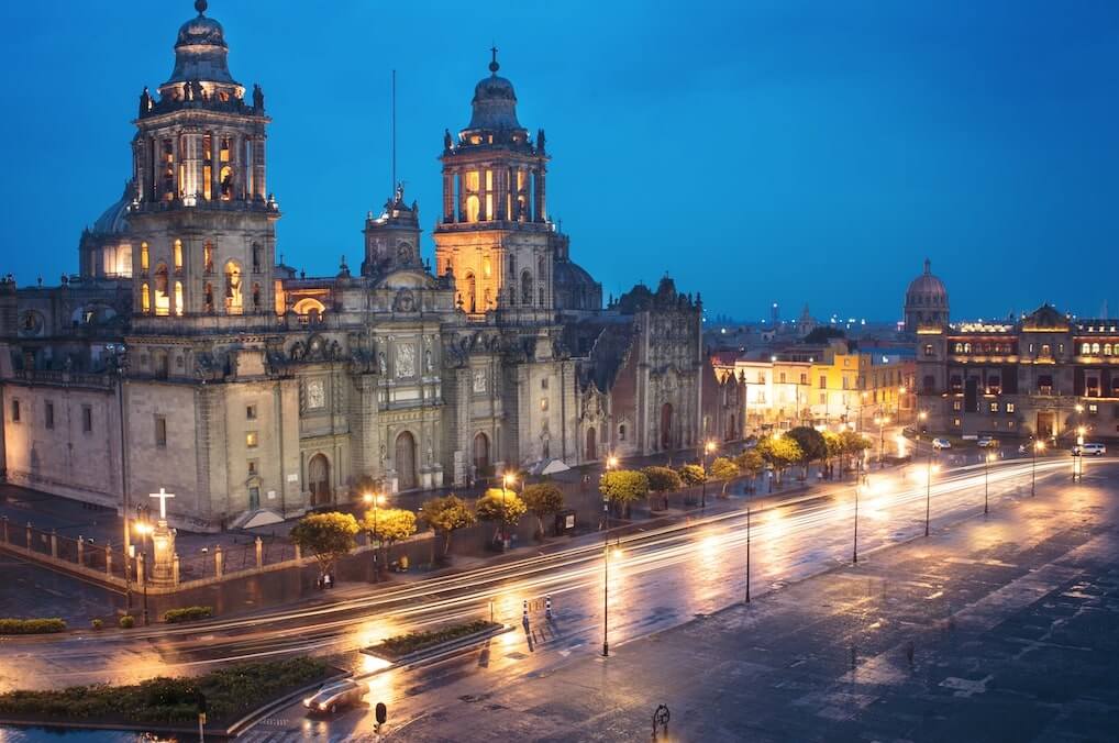 Fotografia panoramica del atardecer en el centro historico de la Ciudad de Mexico