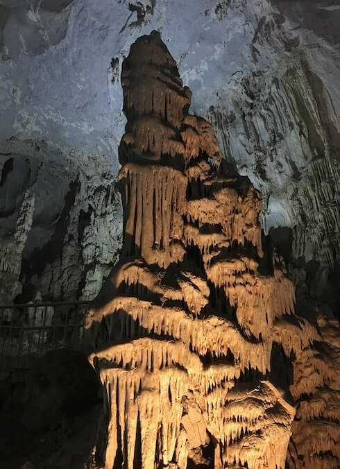 Estalagmita en la gruta de Garcia, Monterrey, uno de los destinos ocultos de México